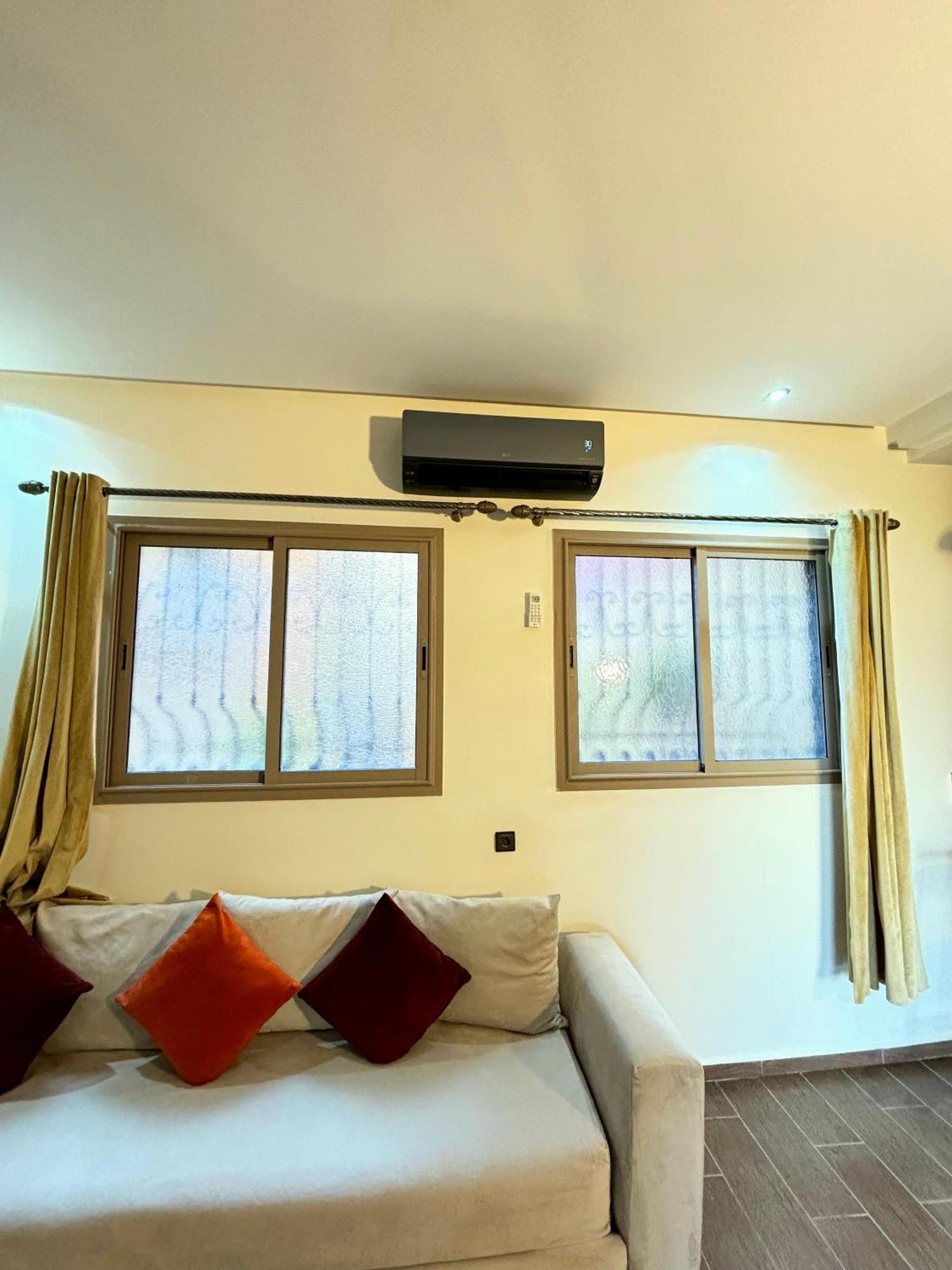Issli Appartment Climatise Hiver Et Ete 艾兹鲁 外观 照片