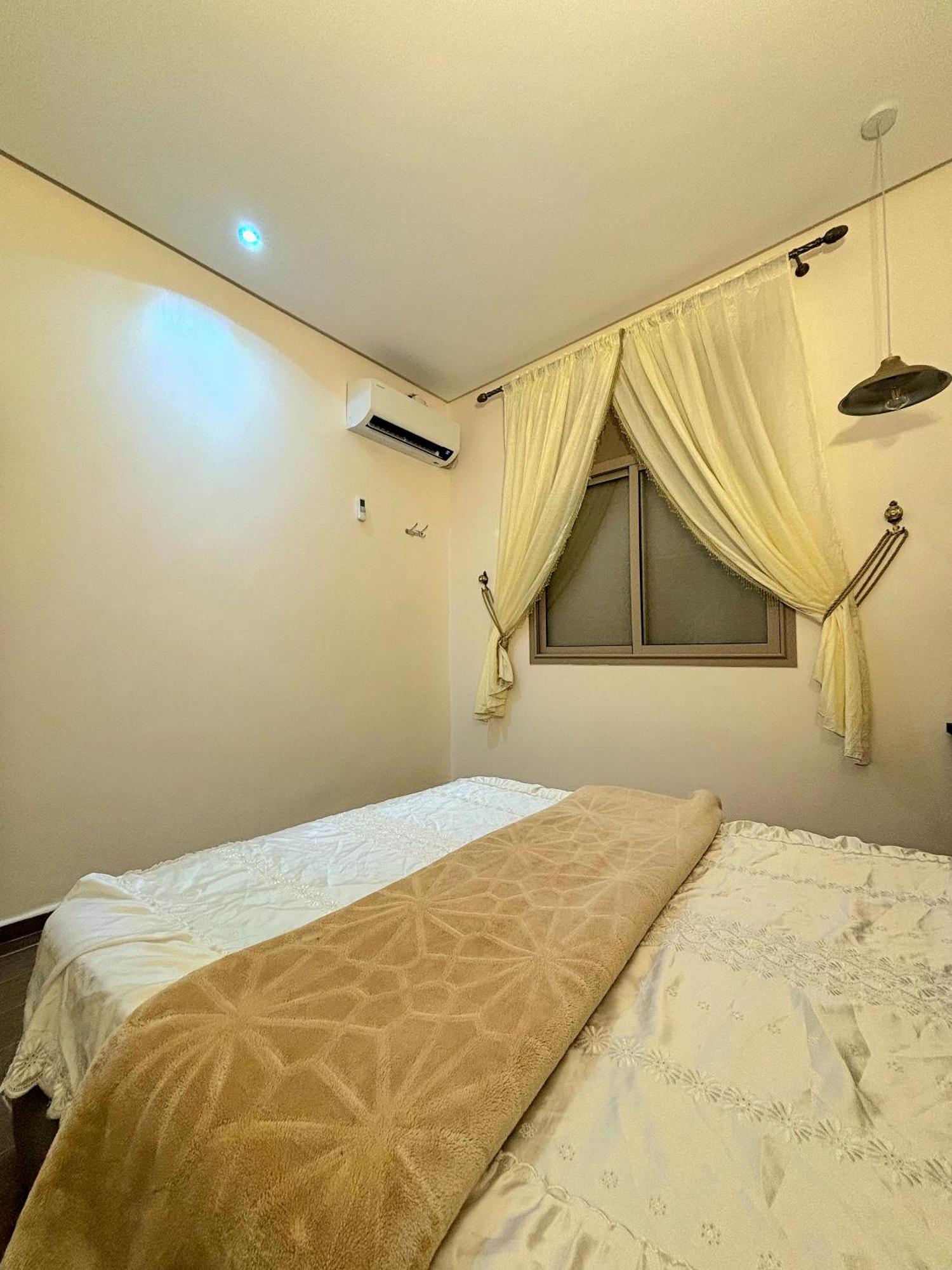 Issli Appartment Climatise Hiver Et Ete 艾兹鲁 外观 照片